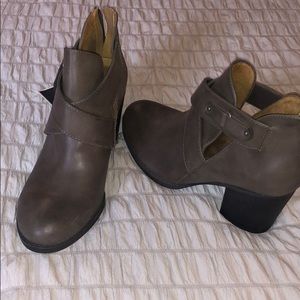 Nwt block heel booties
